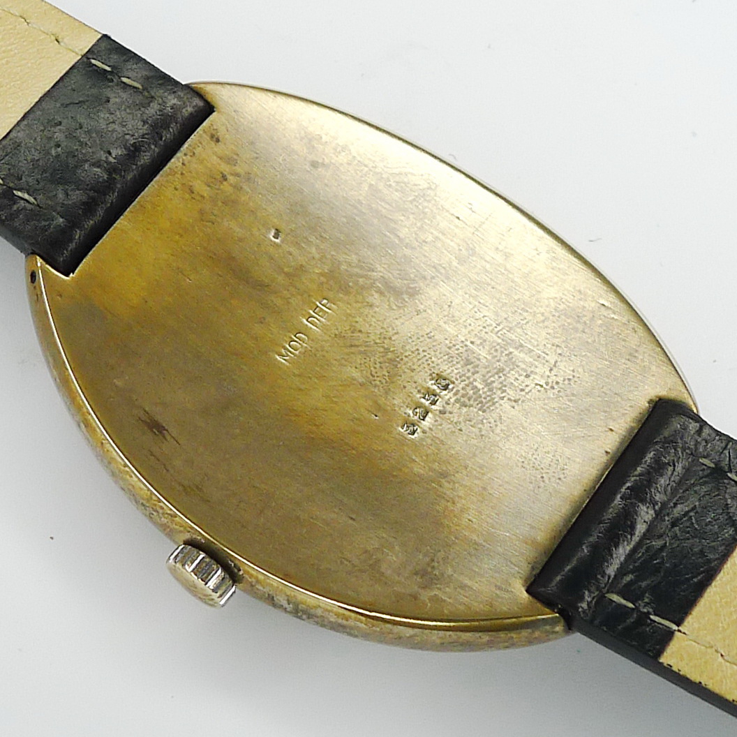 Montre Maurice Guerdat Occasion - Diamètre 36 X 42 Mm - Pour Pièces Ou Réparation